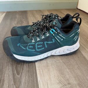 KEEN | Nxis Evo Waterproof Hiking Shoes, Sz. 9